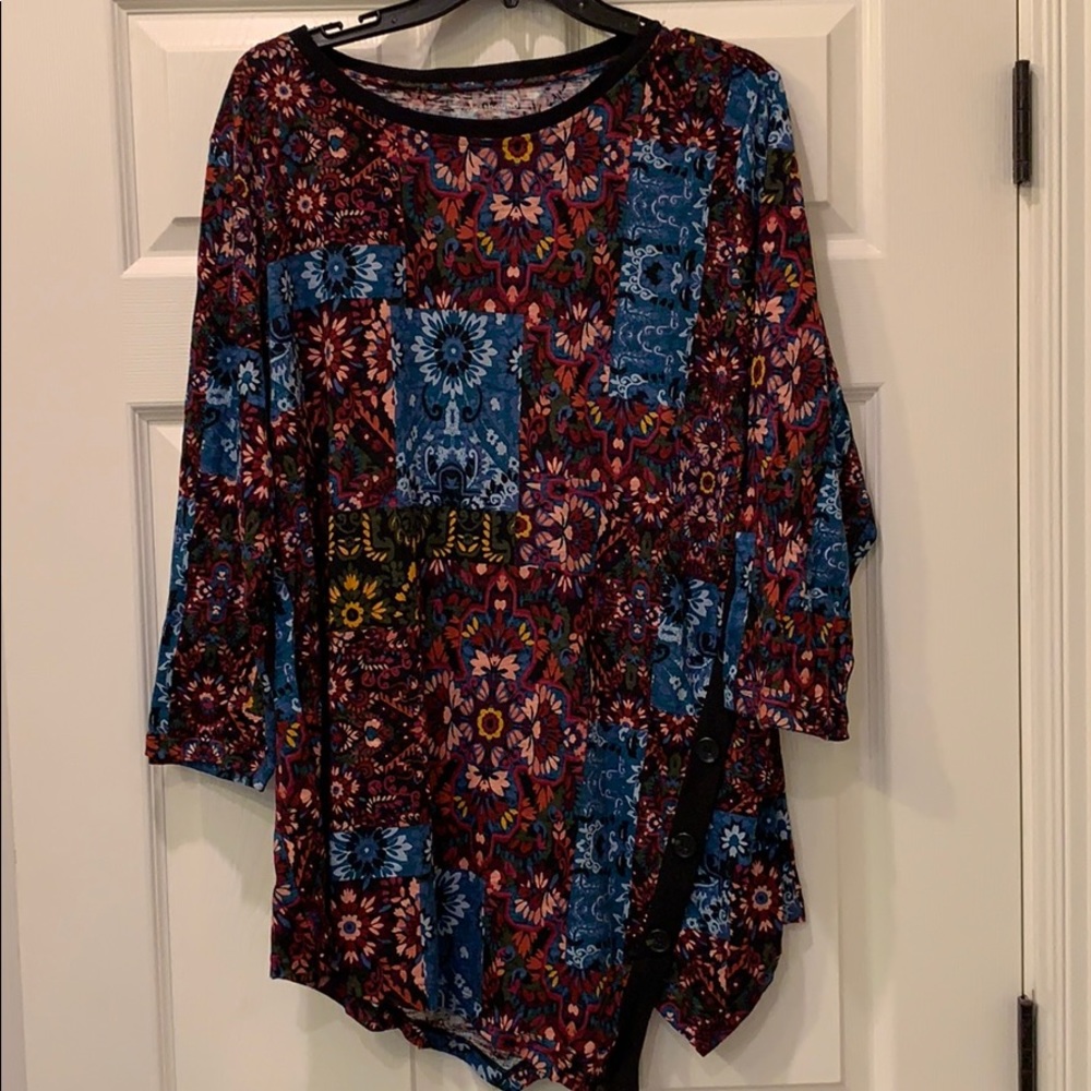 Women’s 2X Colorful 3/4 blouse NWT